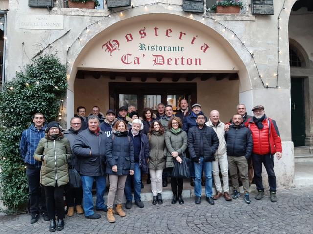 Foto di gruppo dei partecipanti al viaggio studio