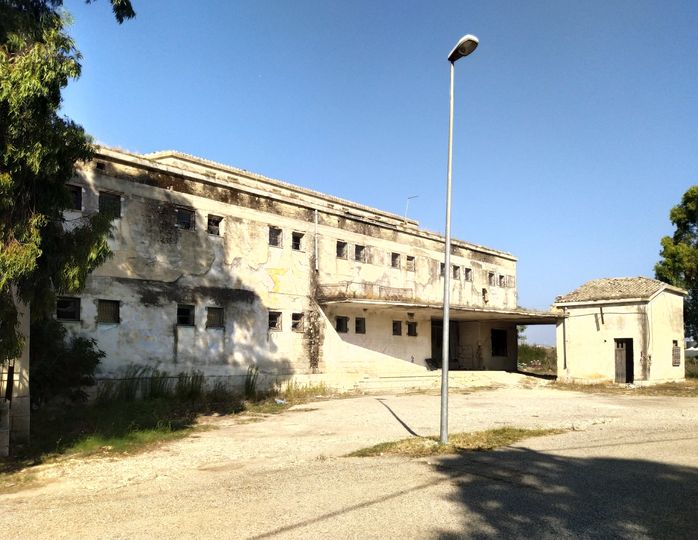 Figura 4. Borgo Taccone, Irsina (MT). Silos e mulino