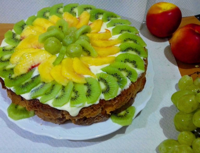 La torta alla frutta con uva