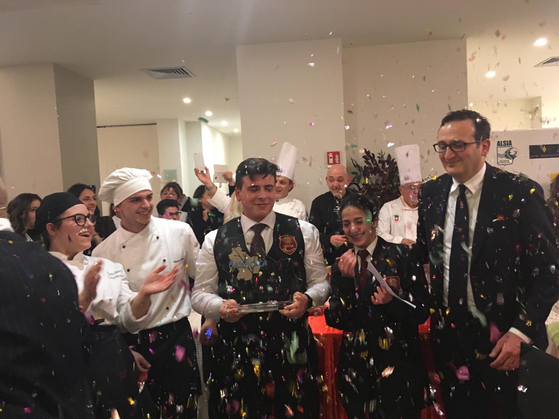 Gli chef del futuro dell'Alberghiero di Maratea premiati dal presidente dell'UCI Pozzulo