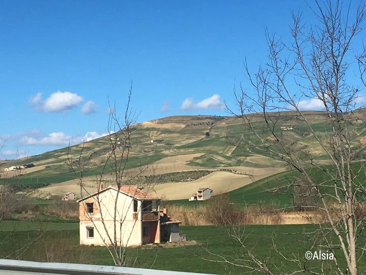 Fabbricato rurale e terreni della Riforma fondiaria in Basilicata