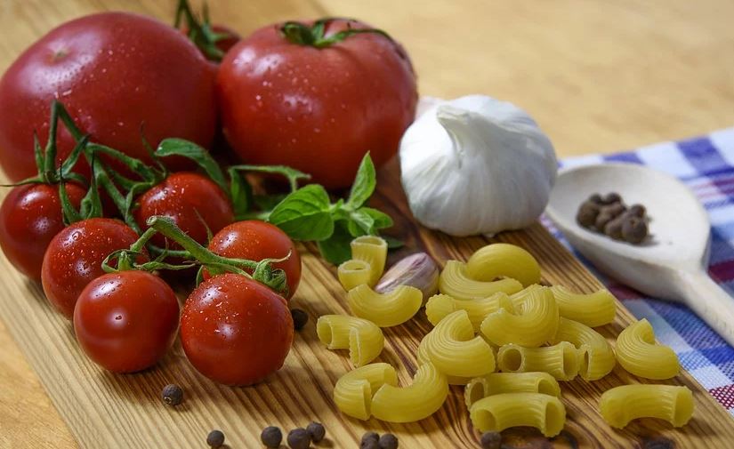 Alcuni degli alimenti base della dieta mediterranea