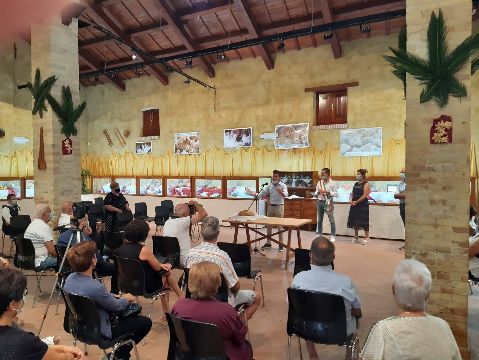 La delegazione materana all'inaugurazione della 40ma mostra del Pane a Quartucciu (Ca)